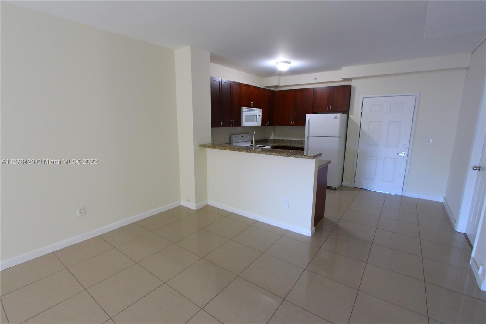 11 54 41 AVACADO PARK - Residential Lease