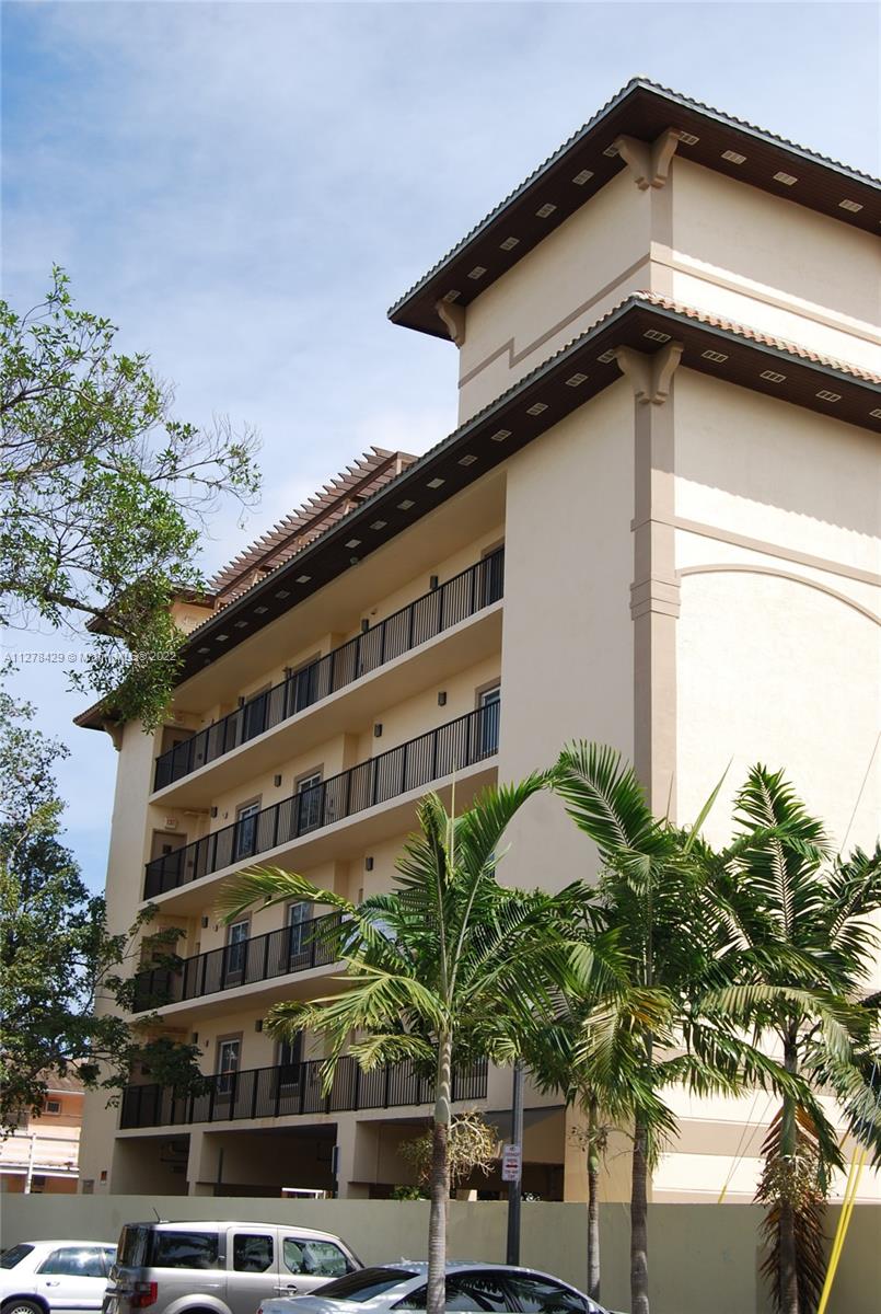 11 54 41 AVACADO PARK - Residential Lease