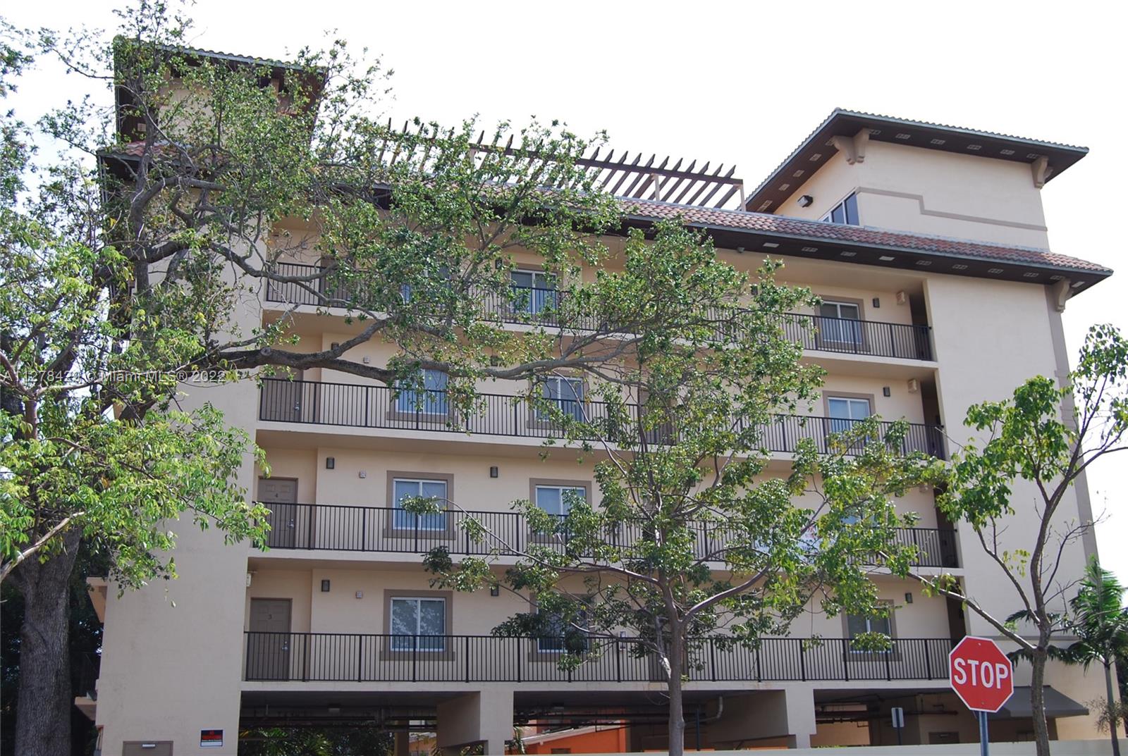 11 54 41 AVACADO PARK - Residential Lease