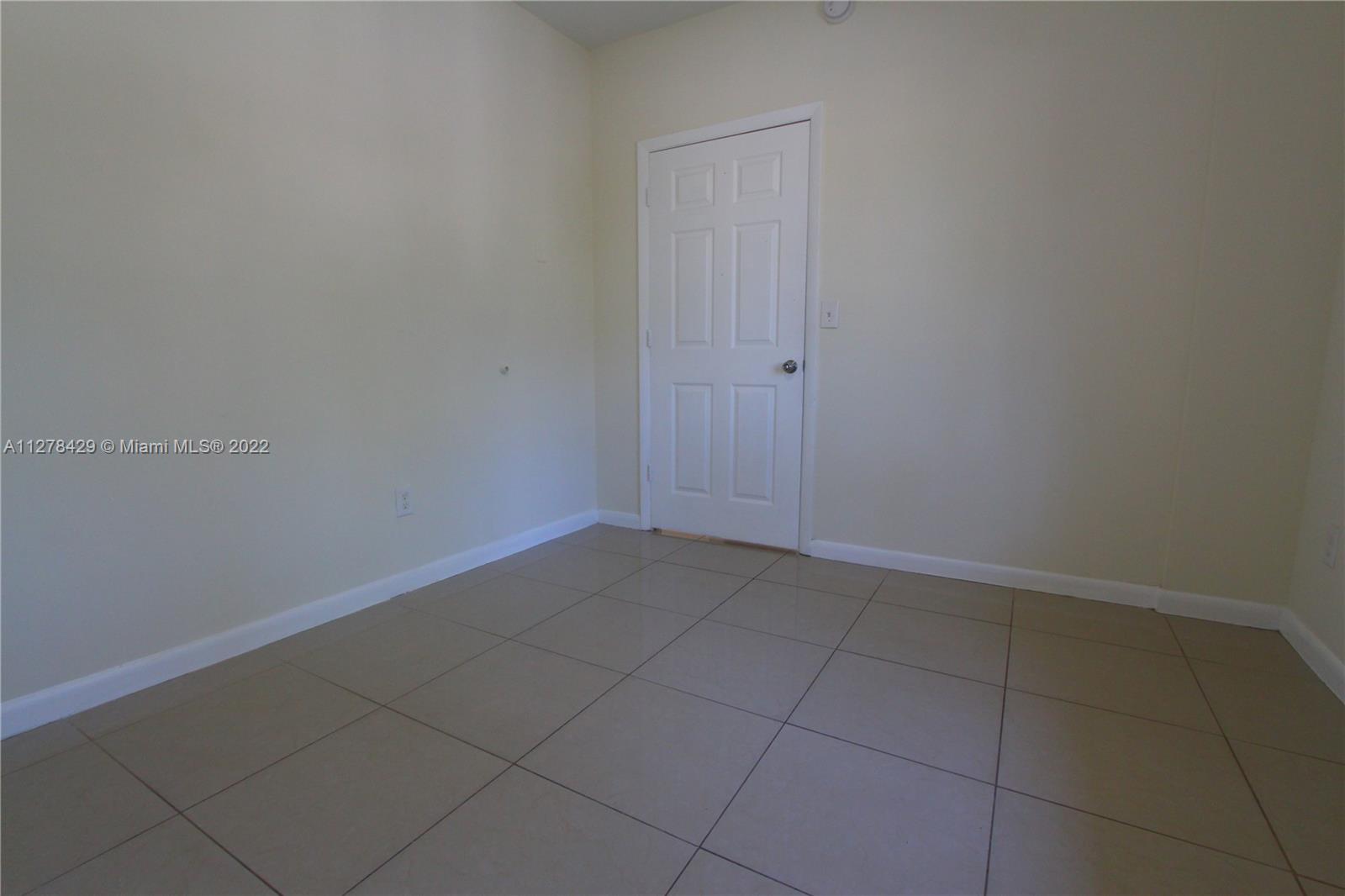 11 54 41 AVACADO PARK - Residential Lease
