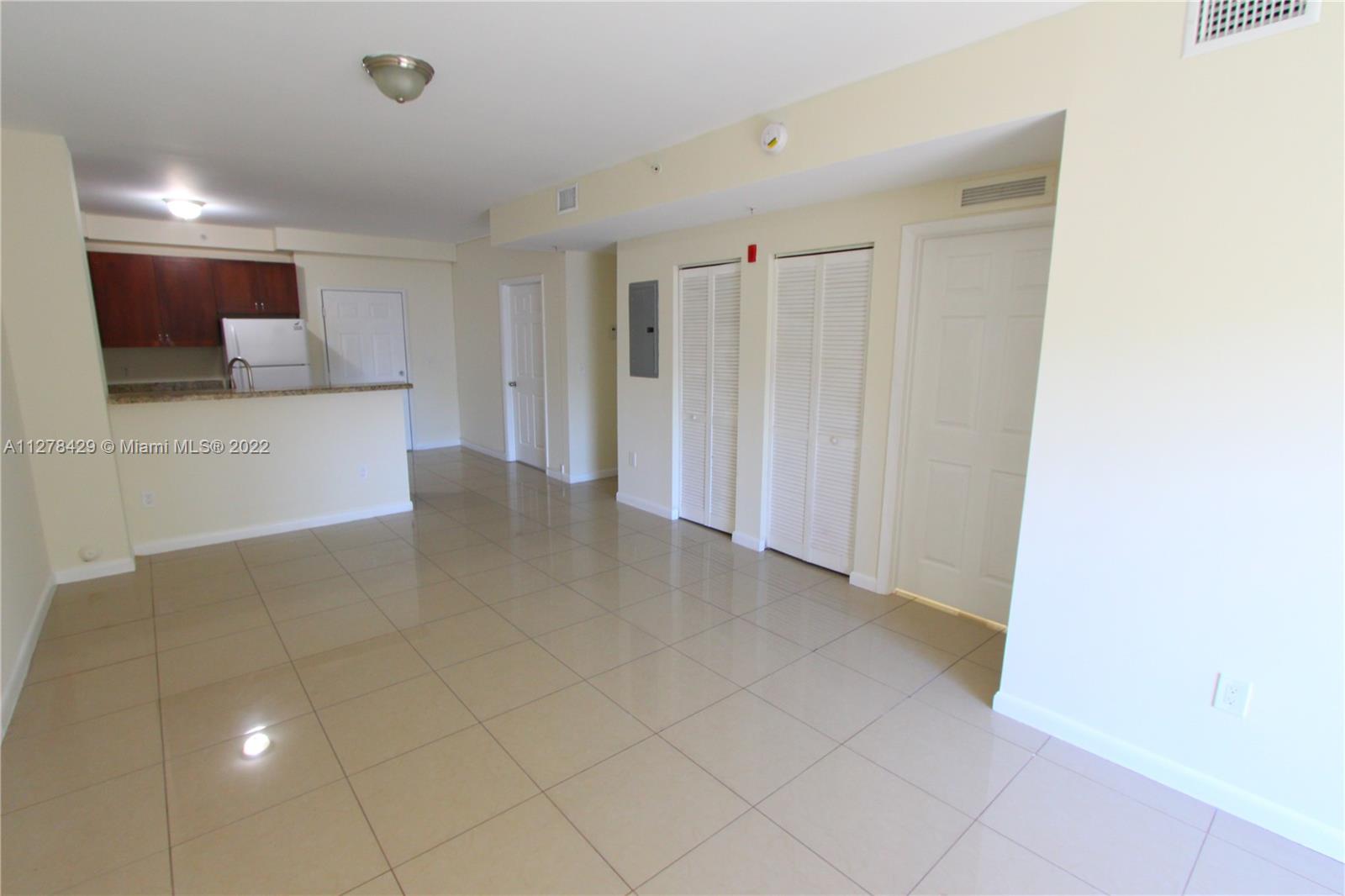 11 54 41 AVACADO PARK - Residential Lease