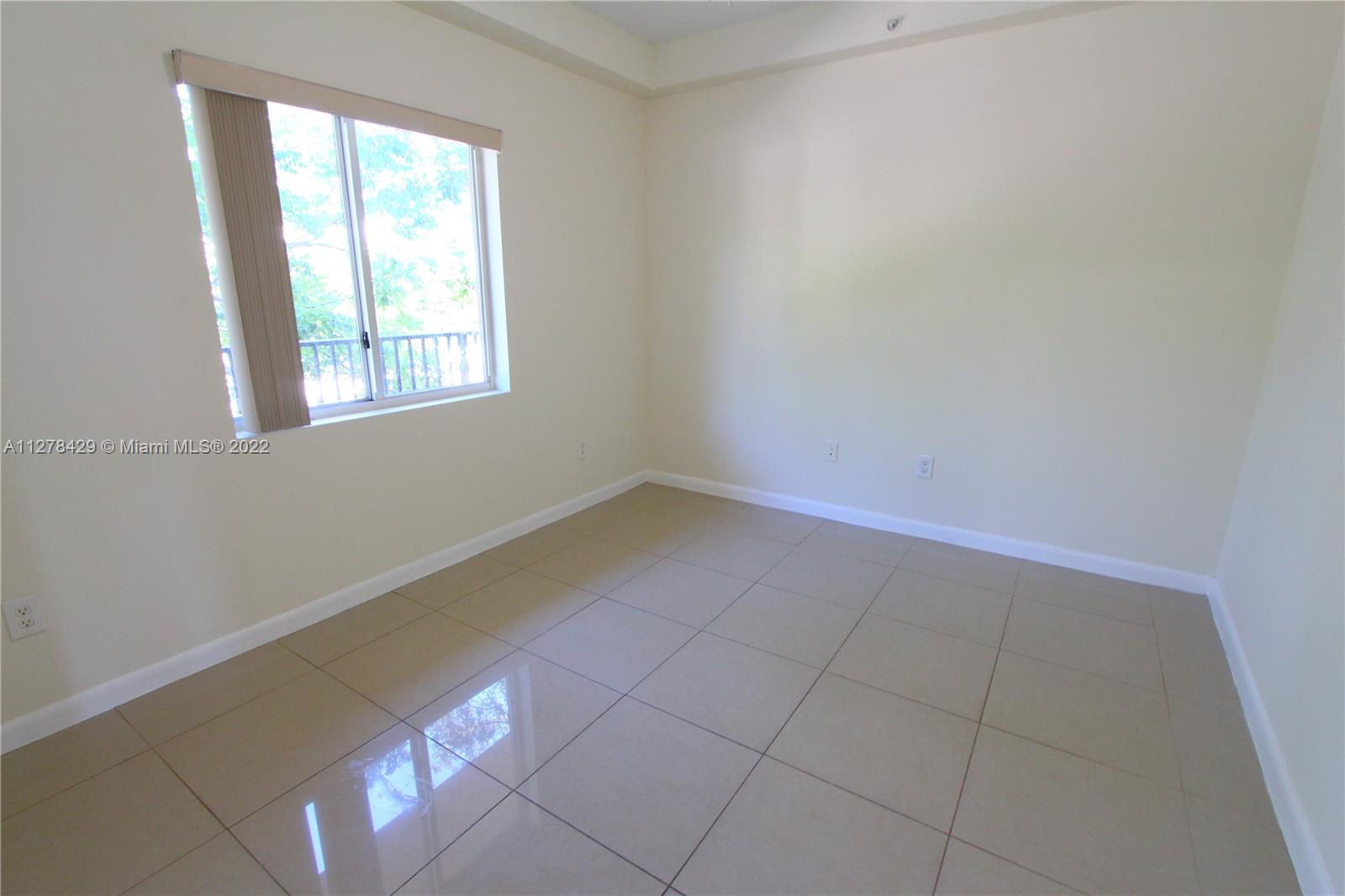 11 54 41 AVACADO PARK - Residential Lease