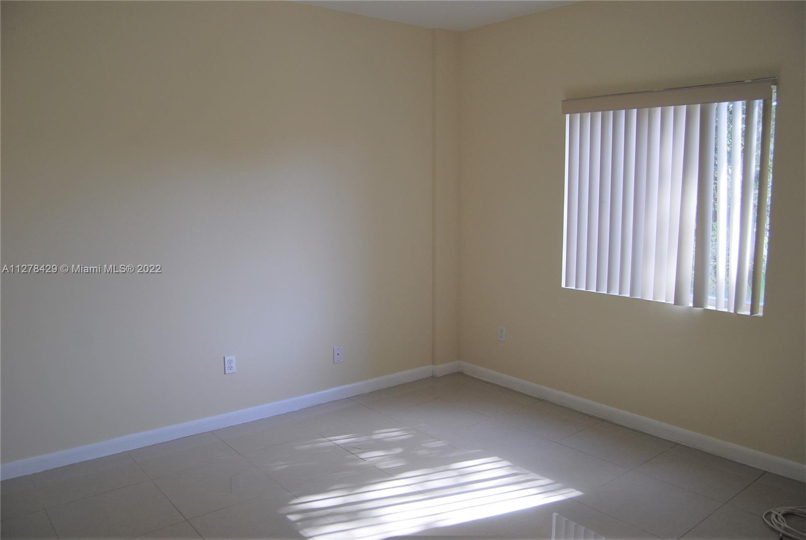 11 54 41 AVACADO PARK - Residential Lease