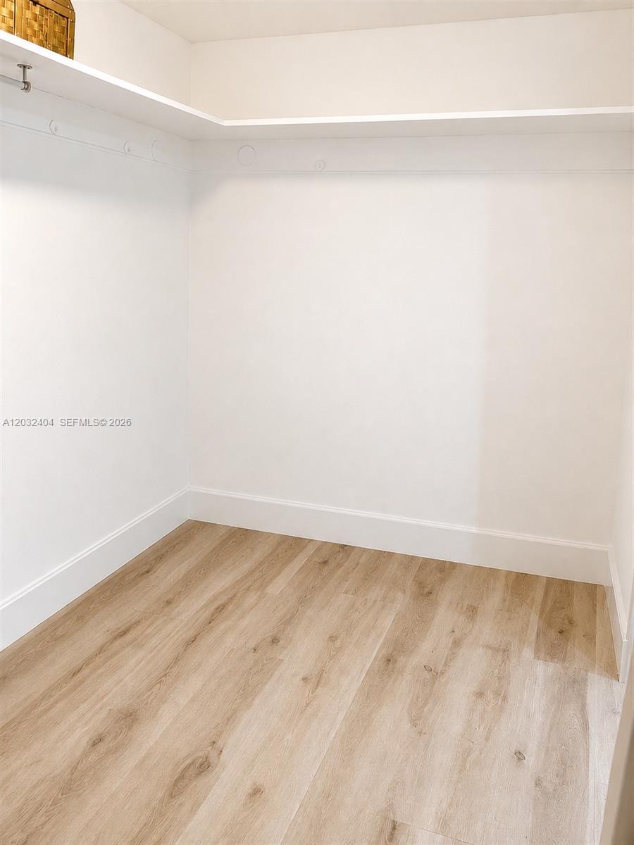 DIPLOMAT GOLF & RACQUET C - Residential