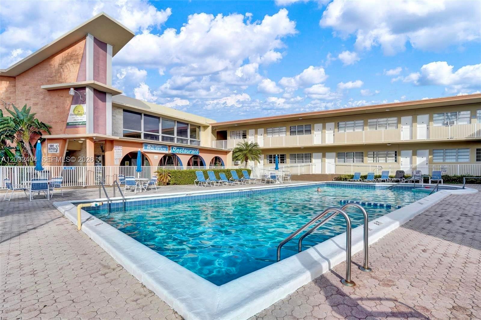 DIPLOMAT GOLF & RACQUET C - Residential