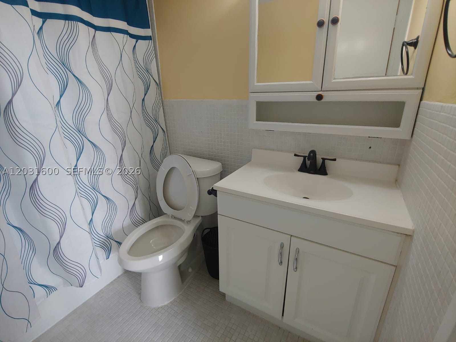EASTERN SHORES WHITE HOUS - Residential