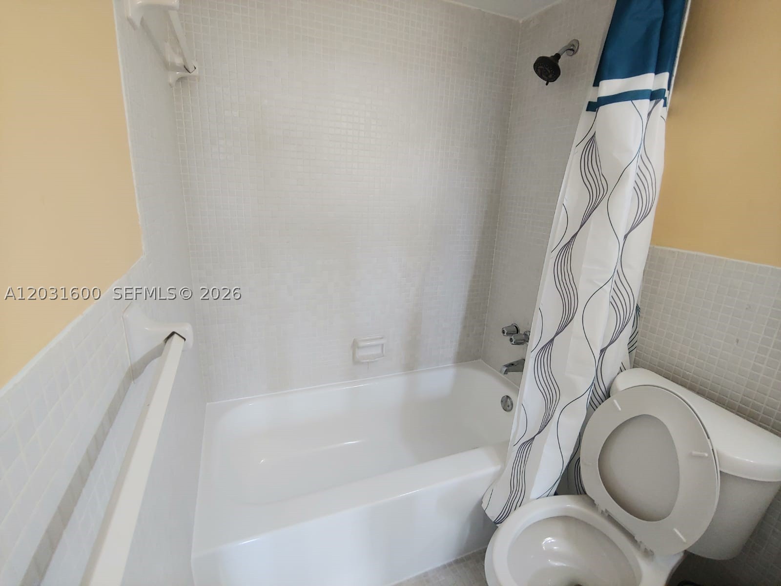 EASTERN SHORES WHITE HOUS - Residential