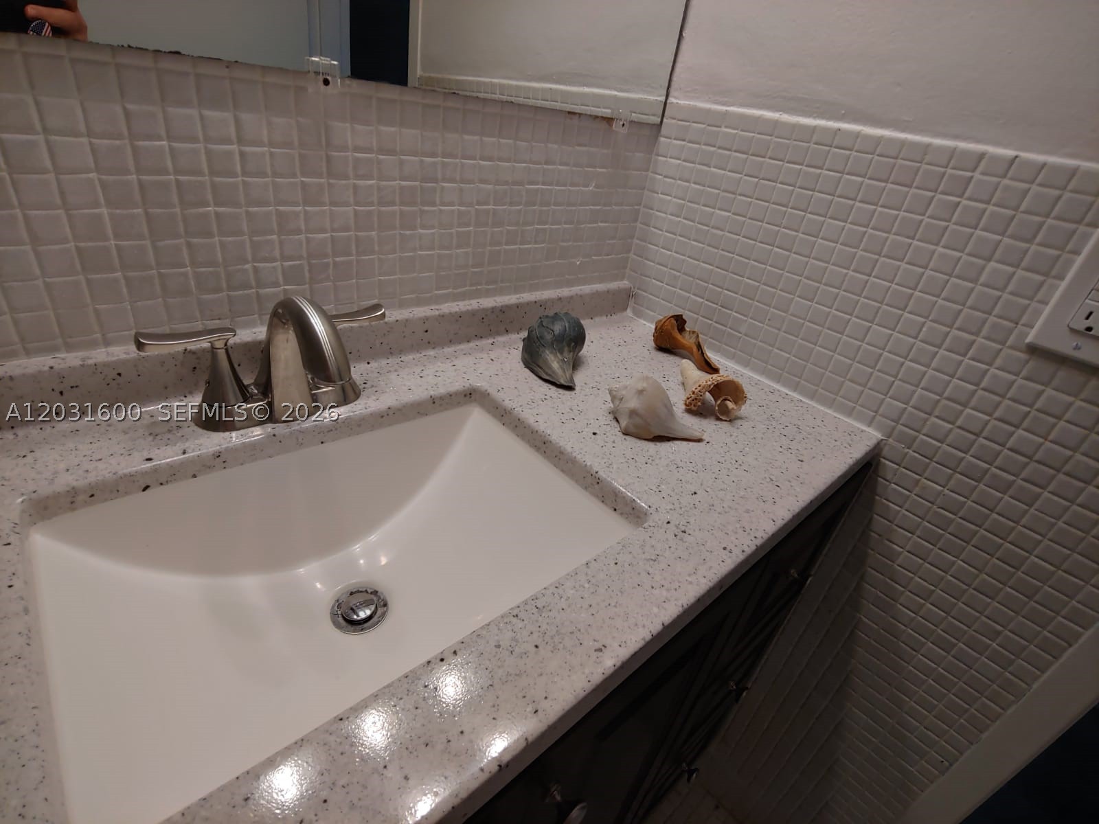 EASTERN SHORES WHITE HOUS - Residential