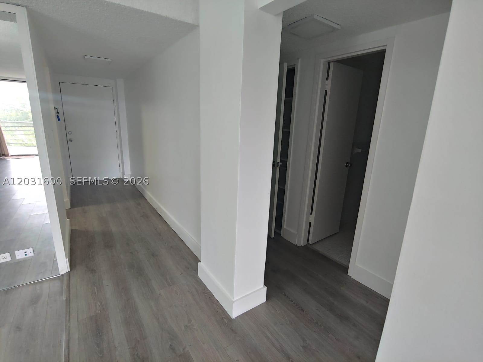 EASTERN SHORES WHITE HOUS - Residential