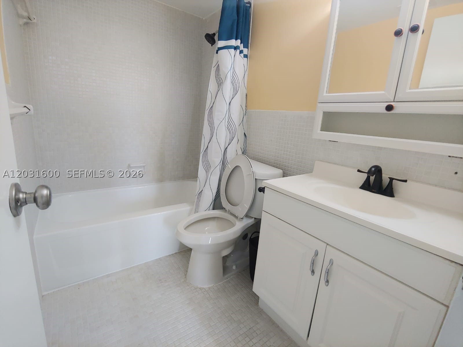 EASTERN SHORES WHITE HOUS - Residential