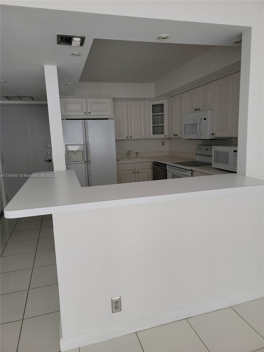 BRICKELL PLACE CONDO - Residential Lease