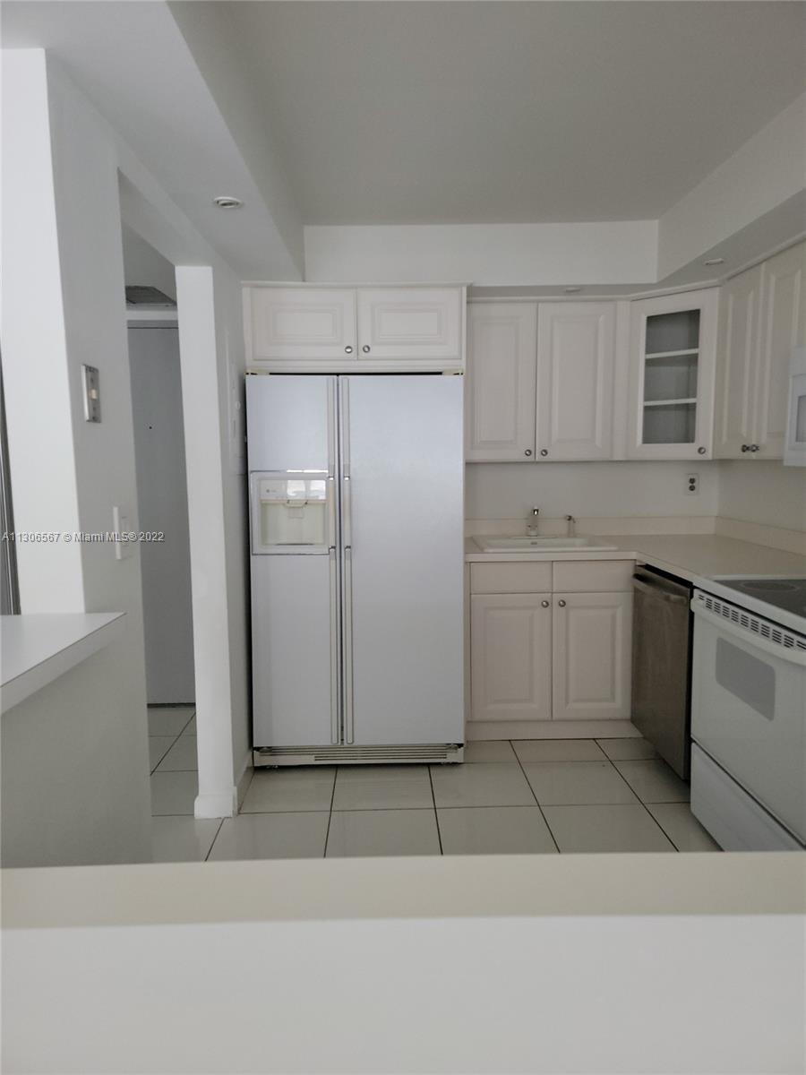 BRICKELL PLACE CONDO - Residential Lease
