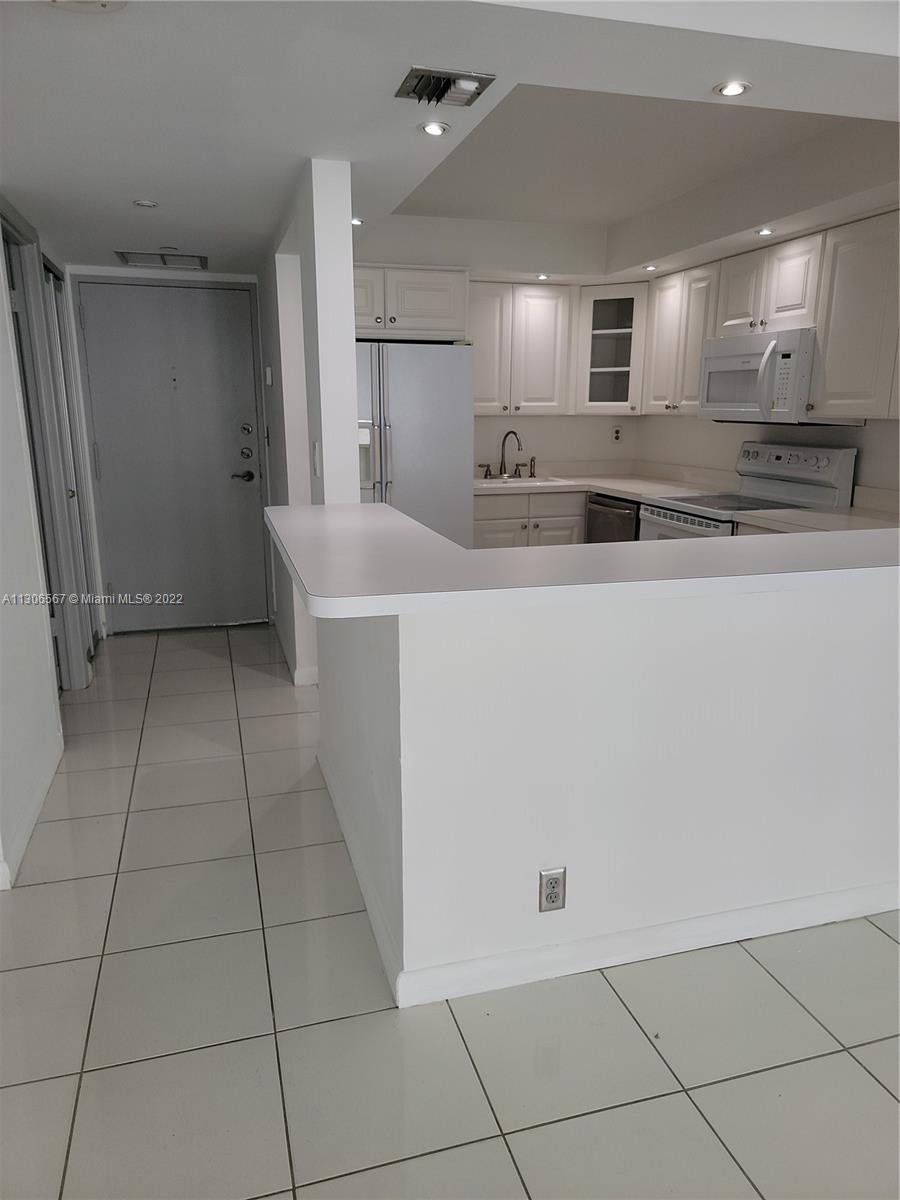 BRICKELL PLACE CONDO - Residential Lease