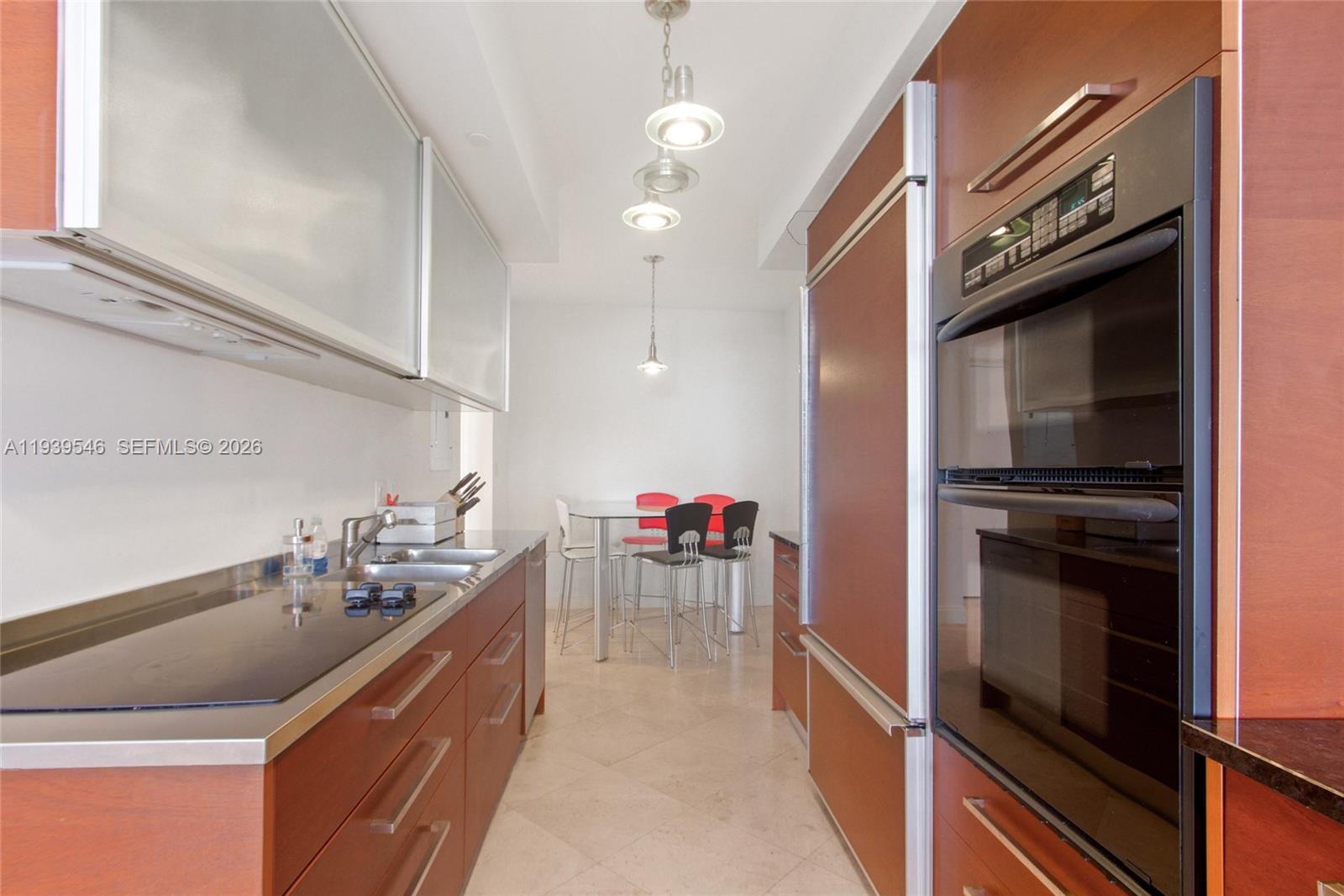 BEACH CLUB I - Residential