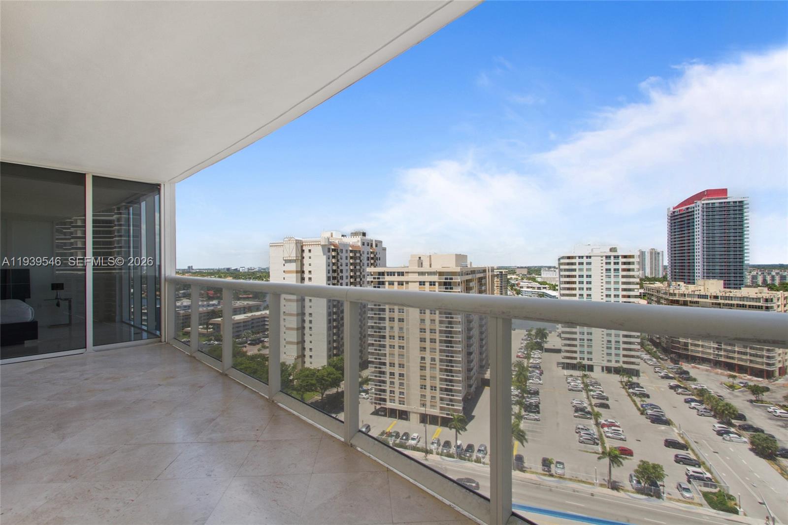 BEACH CLUB I - Residential