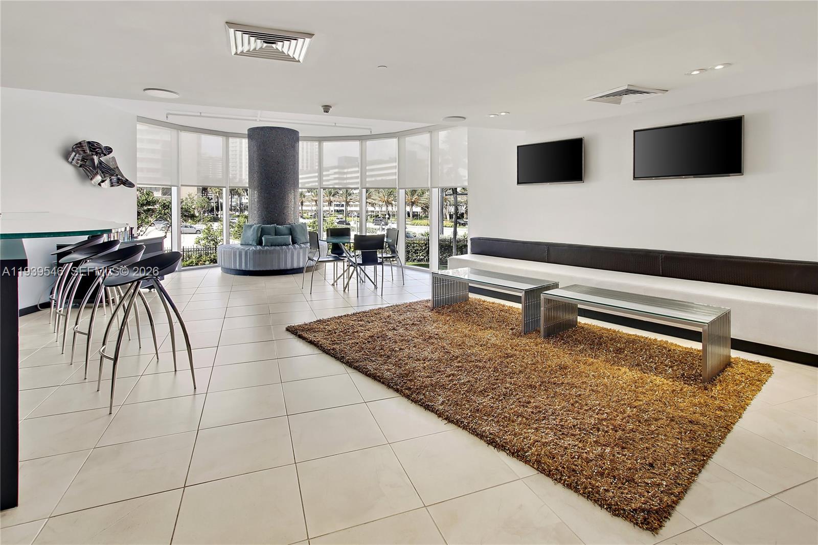 BEACH CLUB I - Residential