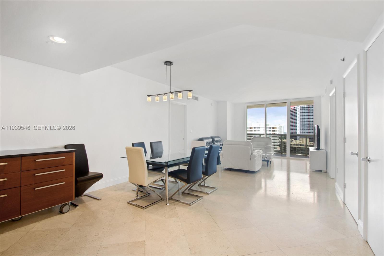 BEACH CLUB I - Residential