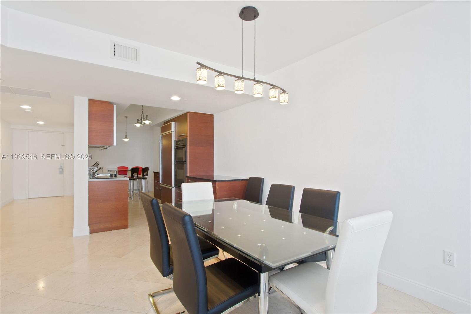BEACH CLUB I - Residential