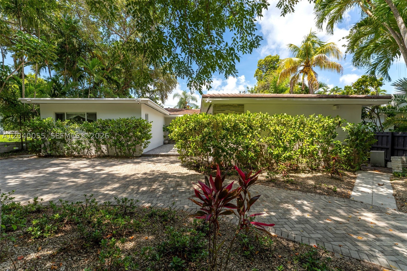 BAY HEIGHTS - Residential