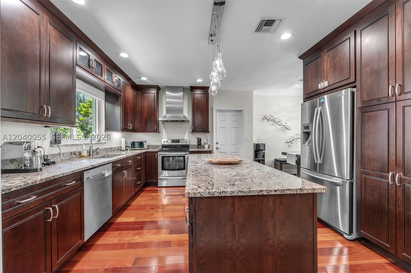 BAY HEIGHTS - Residential