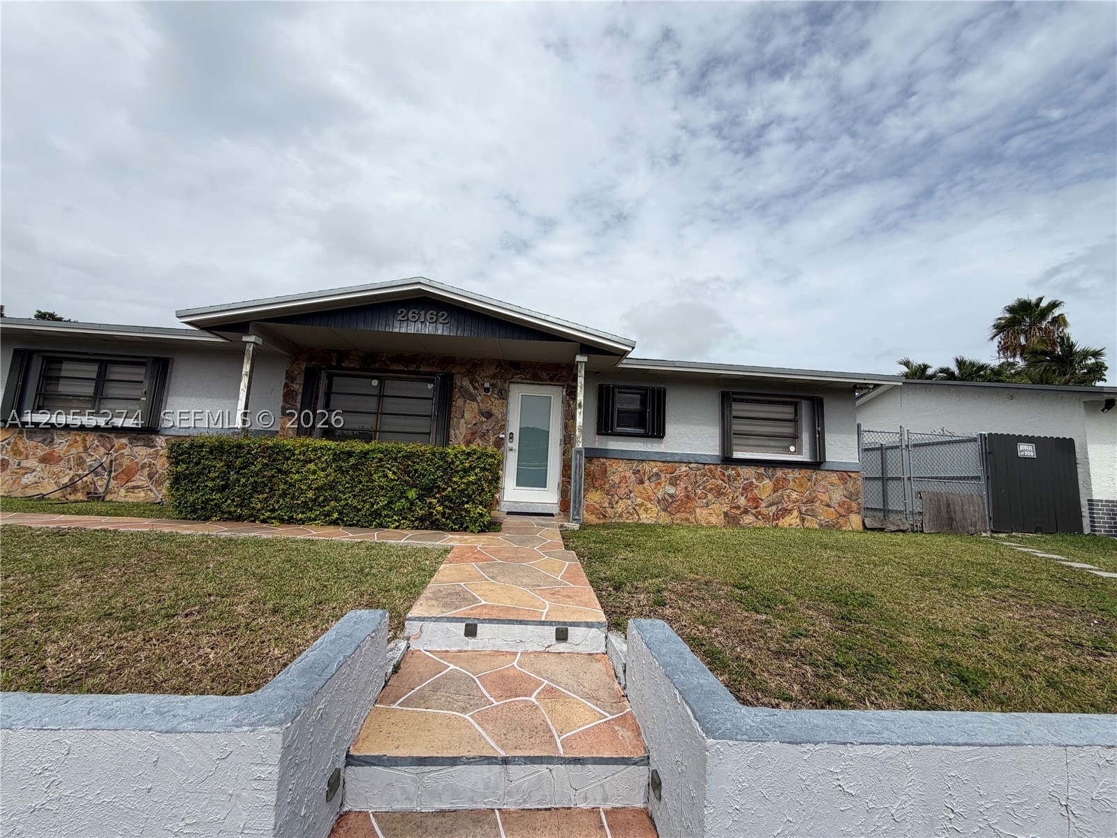 MEADOW WOODMANOR SEC 2 - Residential Lease