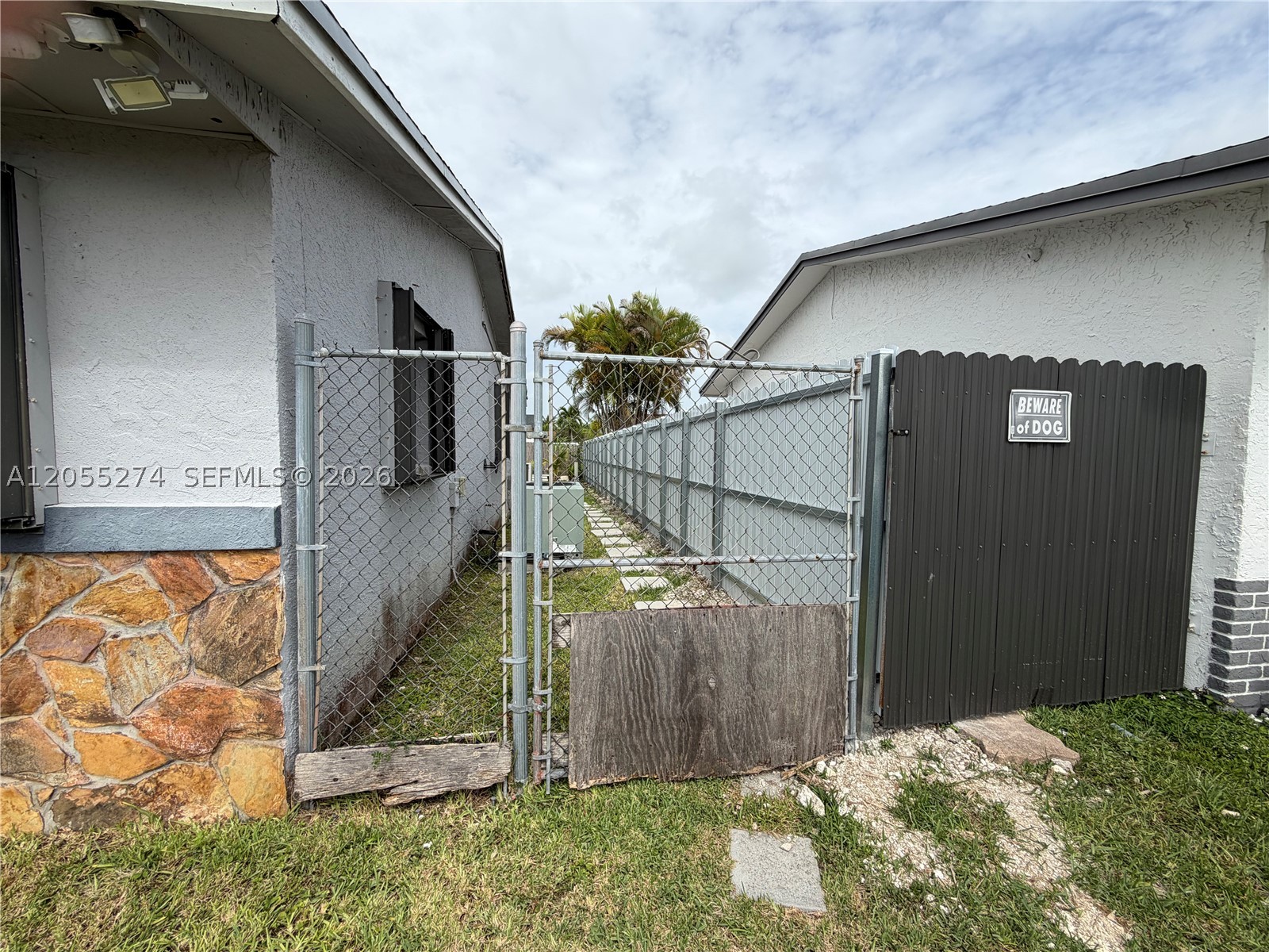 MEADOW WOODMANOR SEC 2 - Residential Lease
