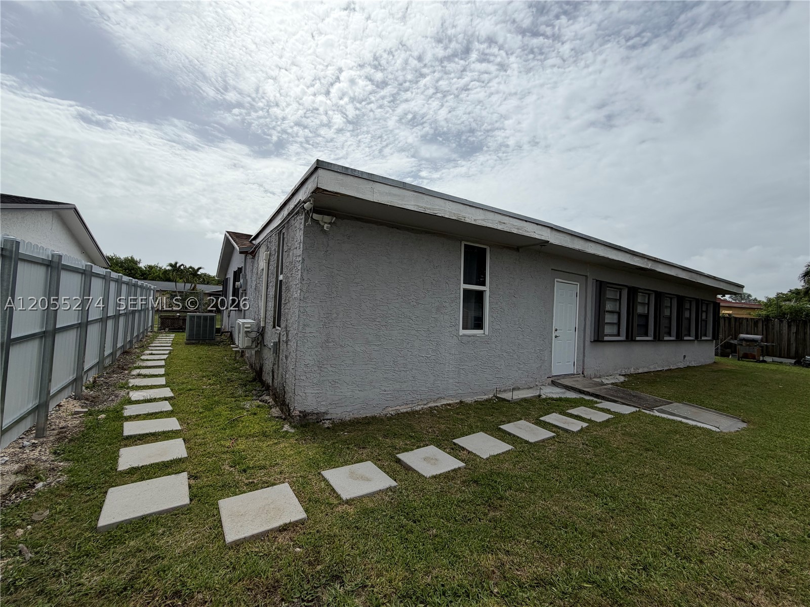 MEADOW WOODMANOR SEC 2 - Residential Lease