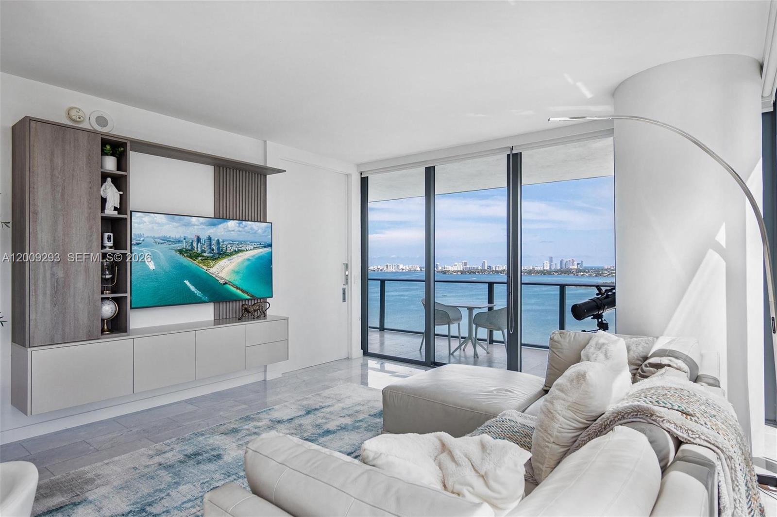 PARAISO BAY CONDO - Residential