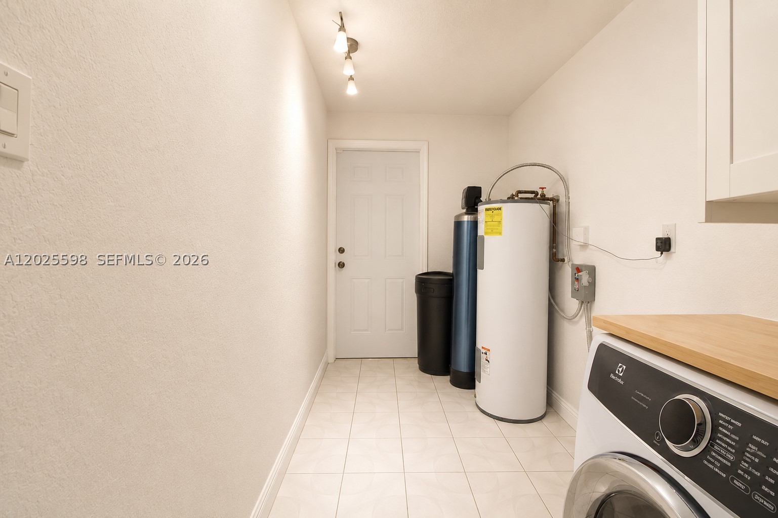DEERING POINT SUB. - Residential Lease