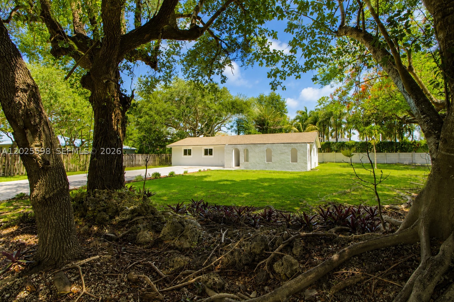DEERING POINT SUB. - Residential Lease