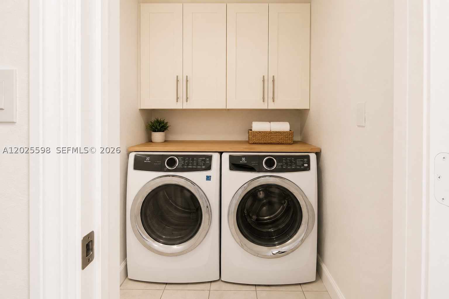 DEERING POINT SUB. - Residential Lease