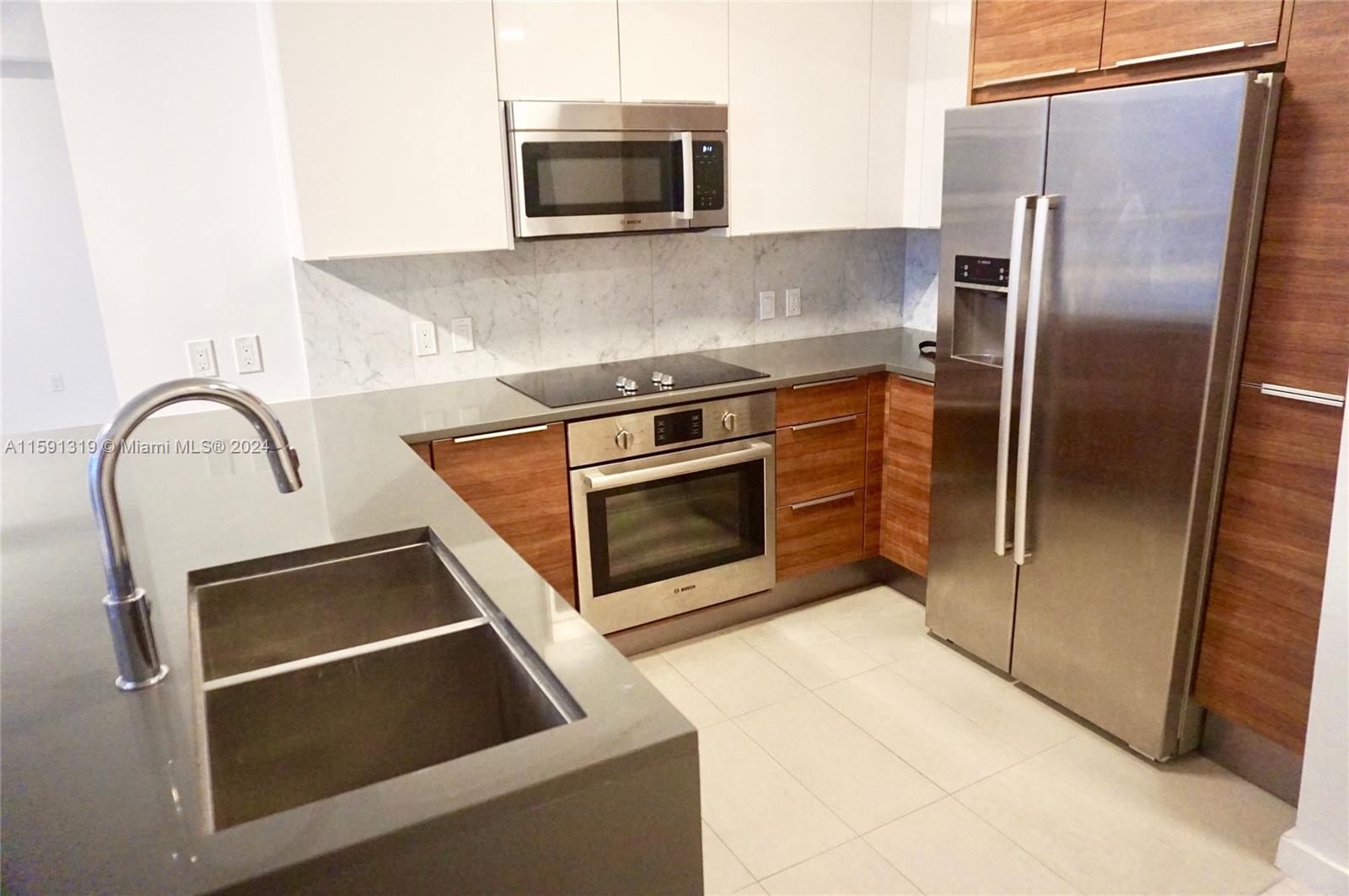 THE CRIMSON CONDOMINIUM - Residential
