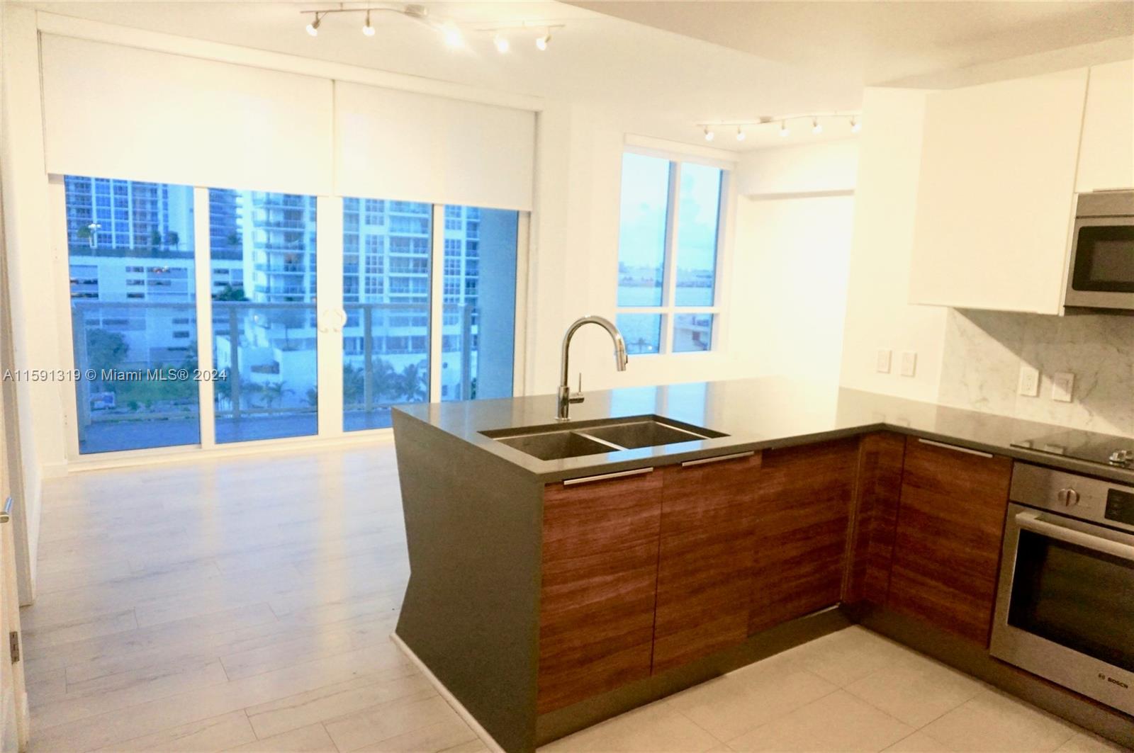 THE CRIMSON CONDOMINIUM - Residential