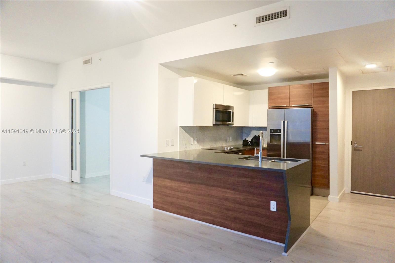 THE CRIMSON CONDOMINIUM - Residential