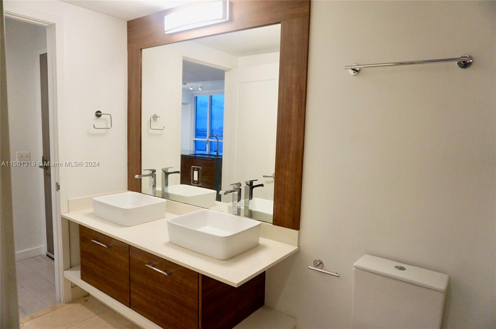 THE CRIMSON CONDOMINIUM - Residential