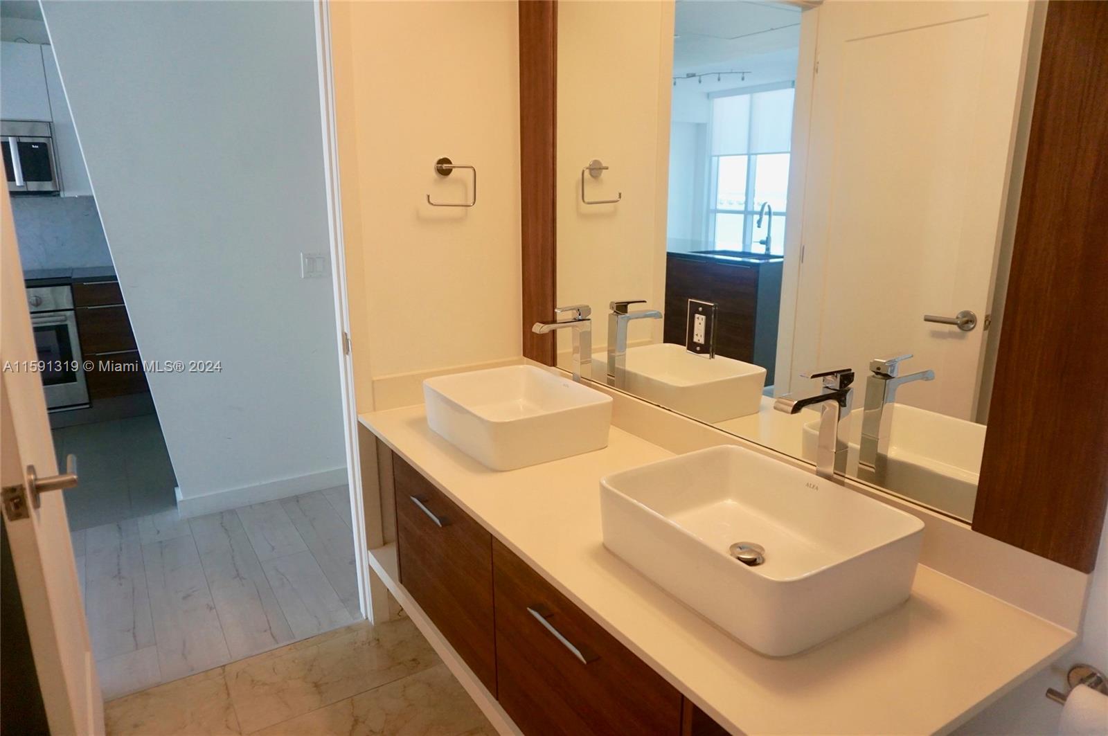 THE CRIMSON CONDOMINIUM - Residential
