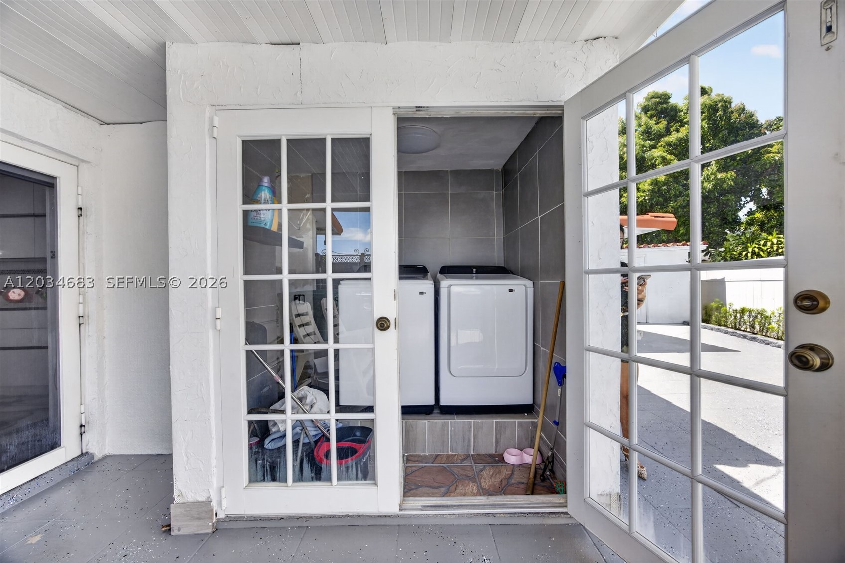DEVON-AIRE ESTATES SEC 4 - Residential