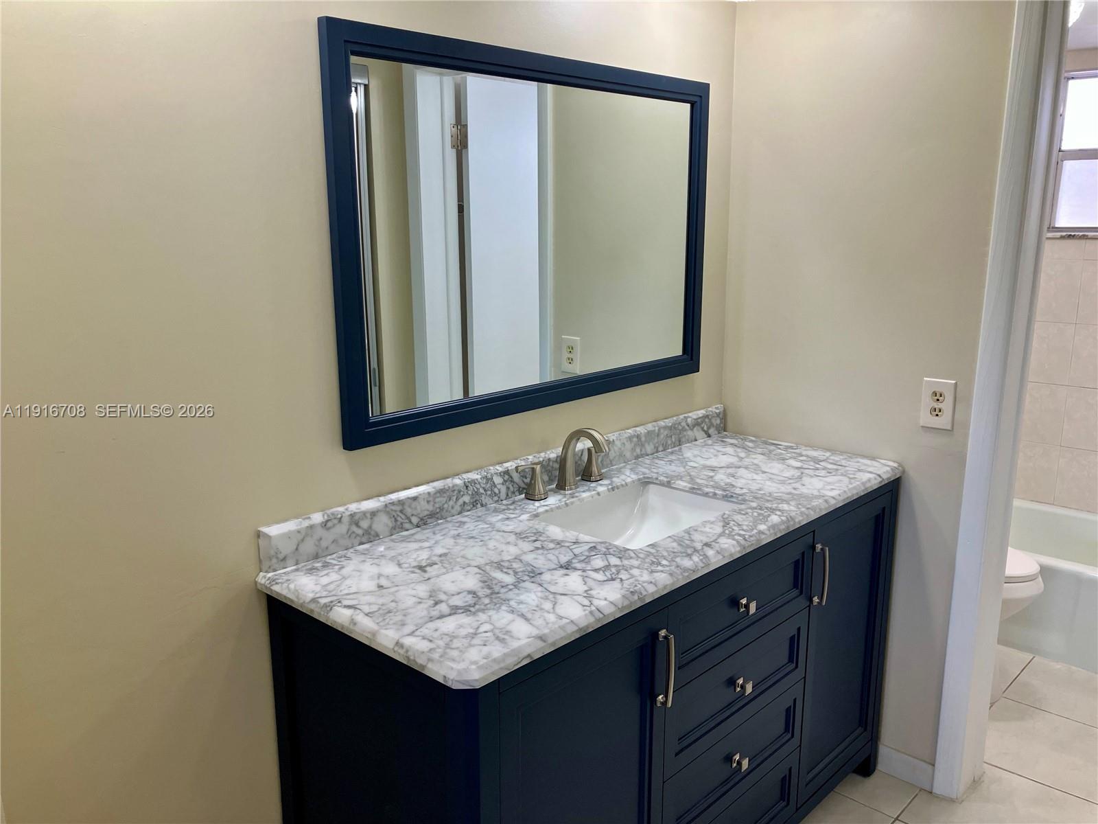 GARNET CONDO - Residential