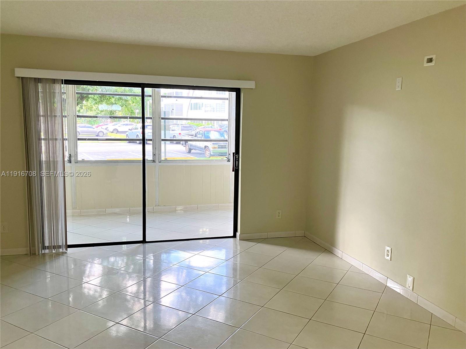 GARNET CONDO - Residential