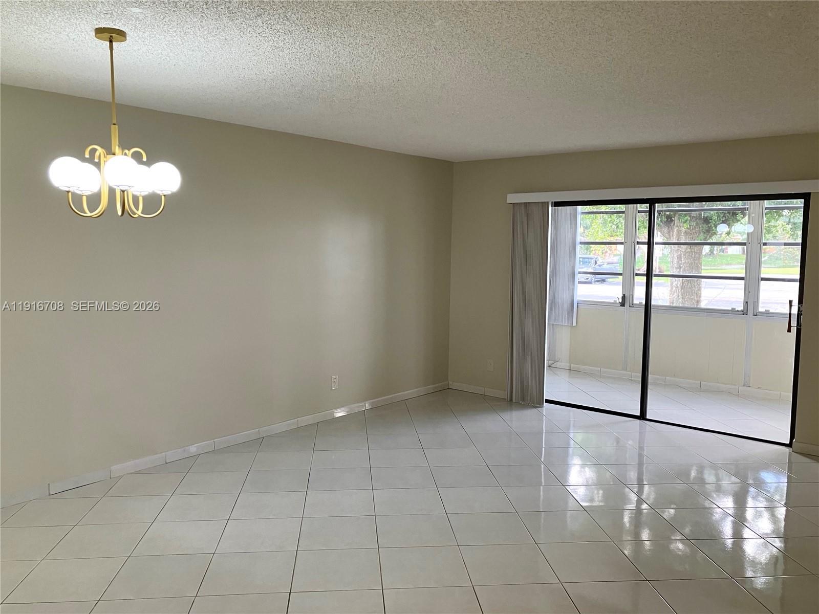 GARNET CONDO - Residential