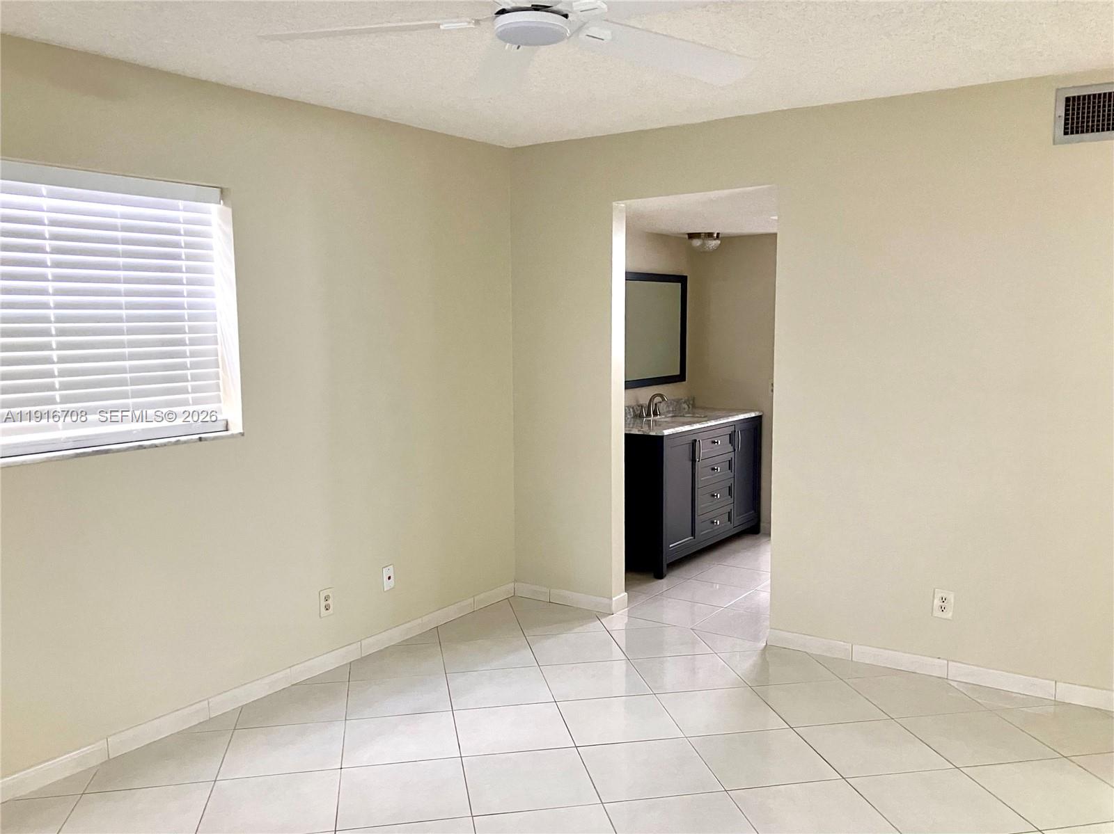 GARNET CONDO - Residential