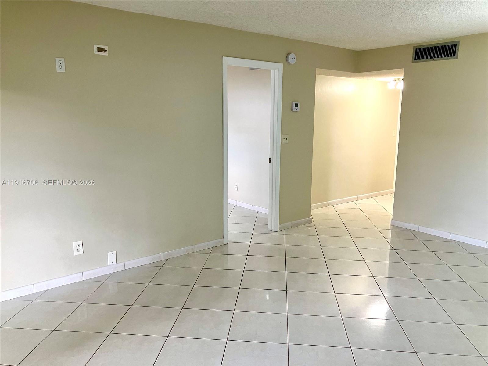 GARNET CONDO - Residential
