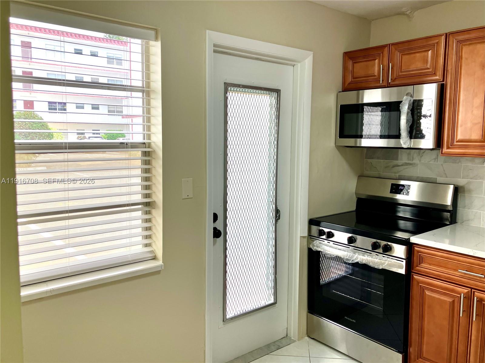 GARNET CONDO - Residential