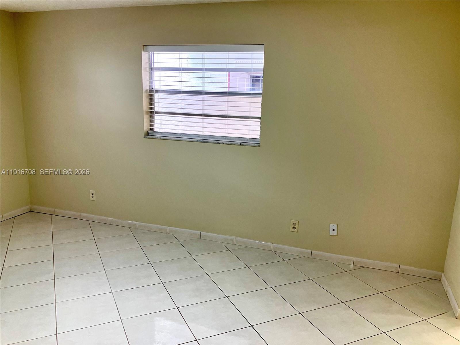 GARNET CONDO - Residential
