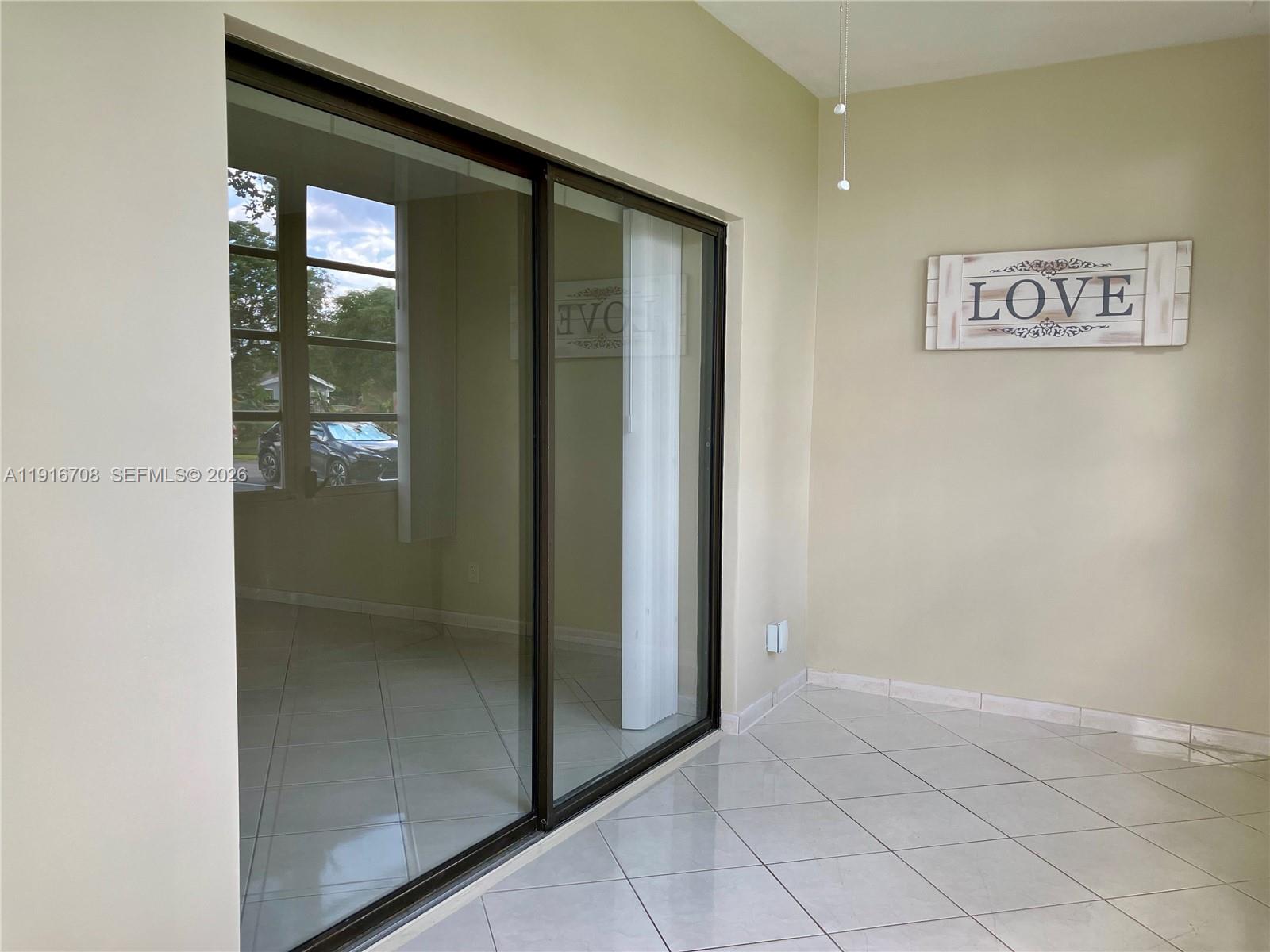 GARNET CONDO - Residential