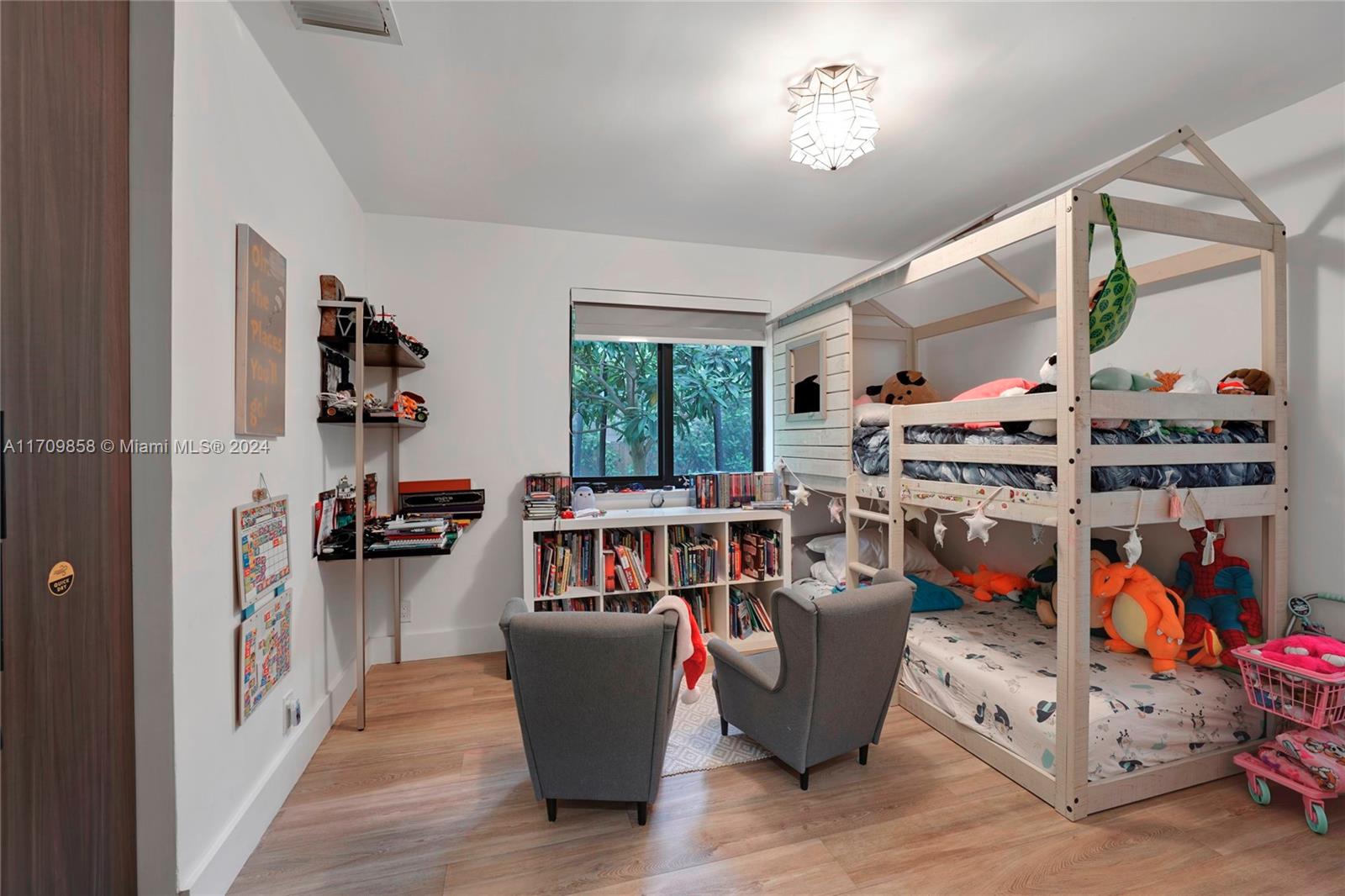 OAK LANE SEC ADDITION - Residential Lease