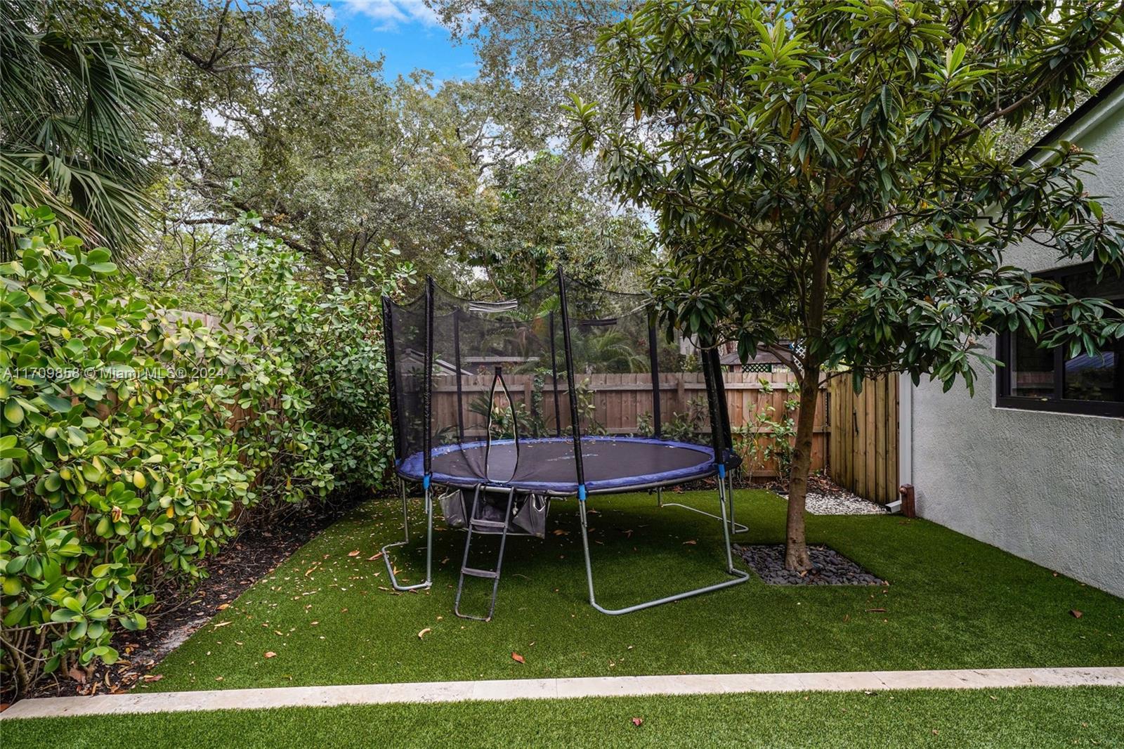 OAK LANE SEC ADDITION - Residential Lease