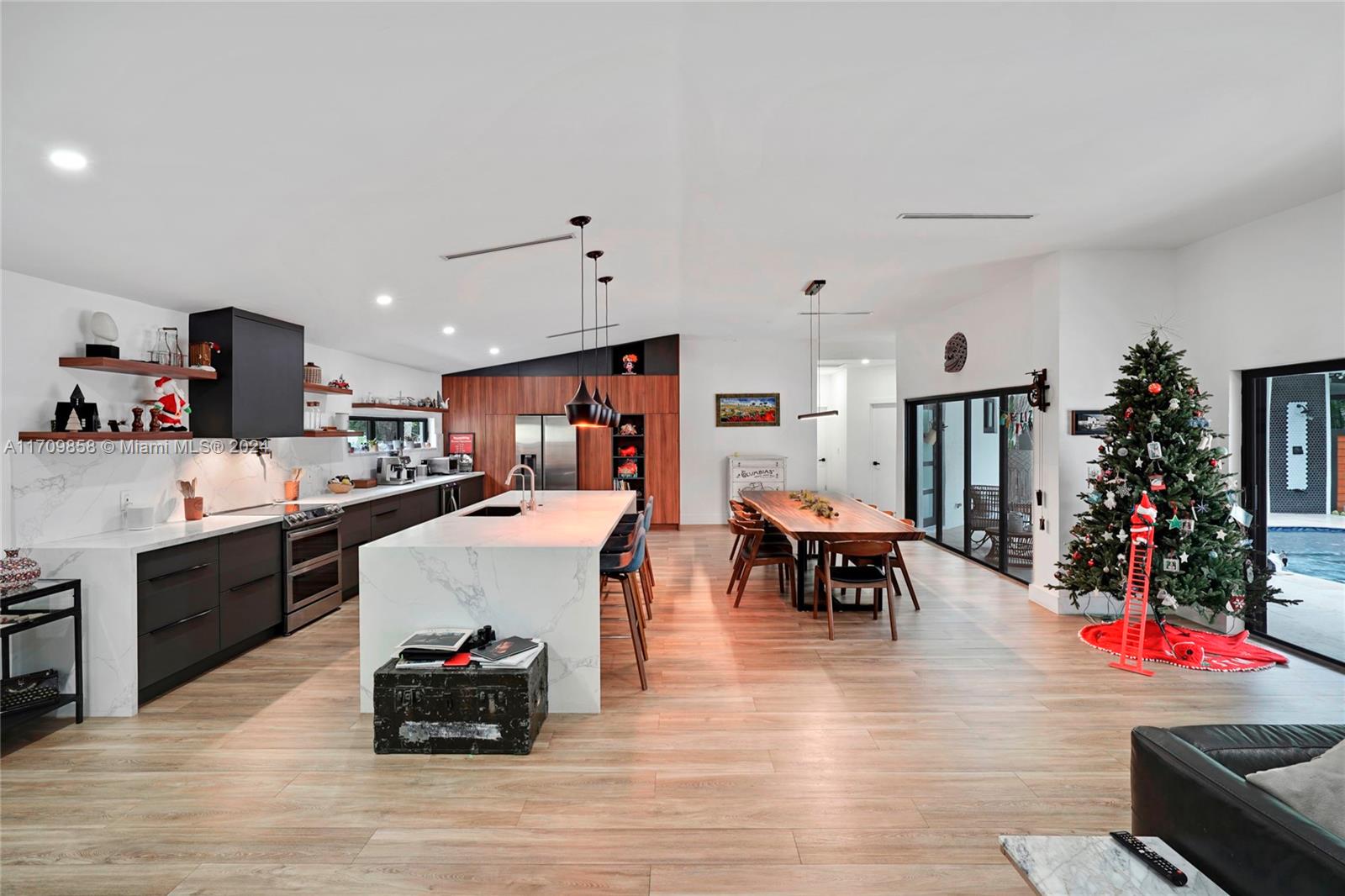 OAK LANE SEC ADDITION - Residential Lease