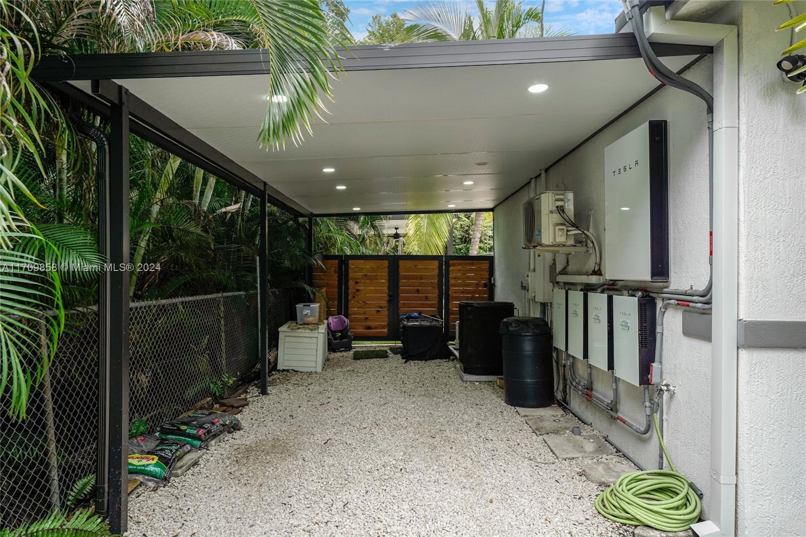OAK LANE SEC ADDITION - Residential Lease