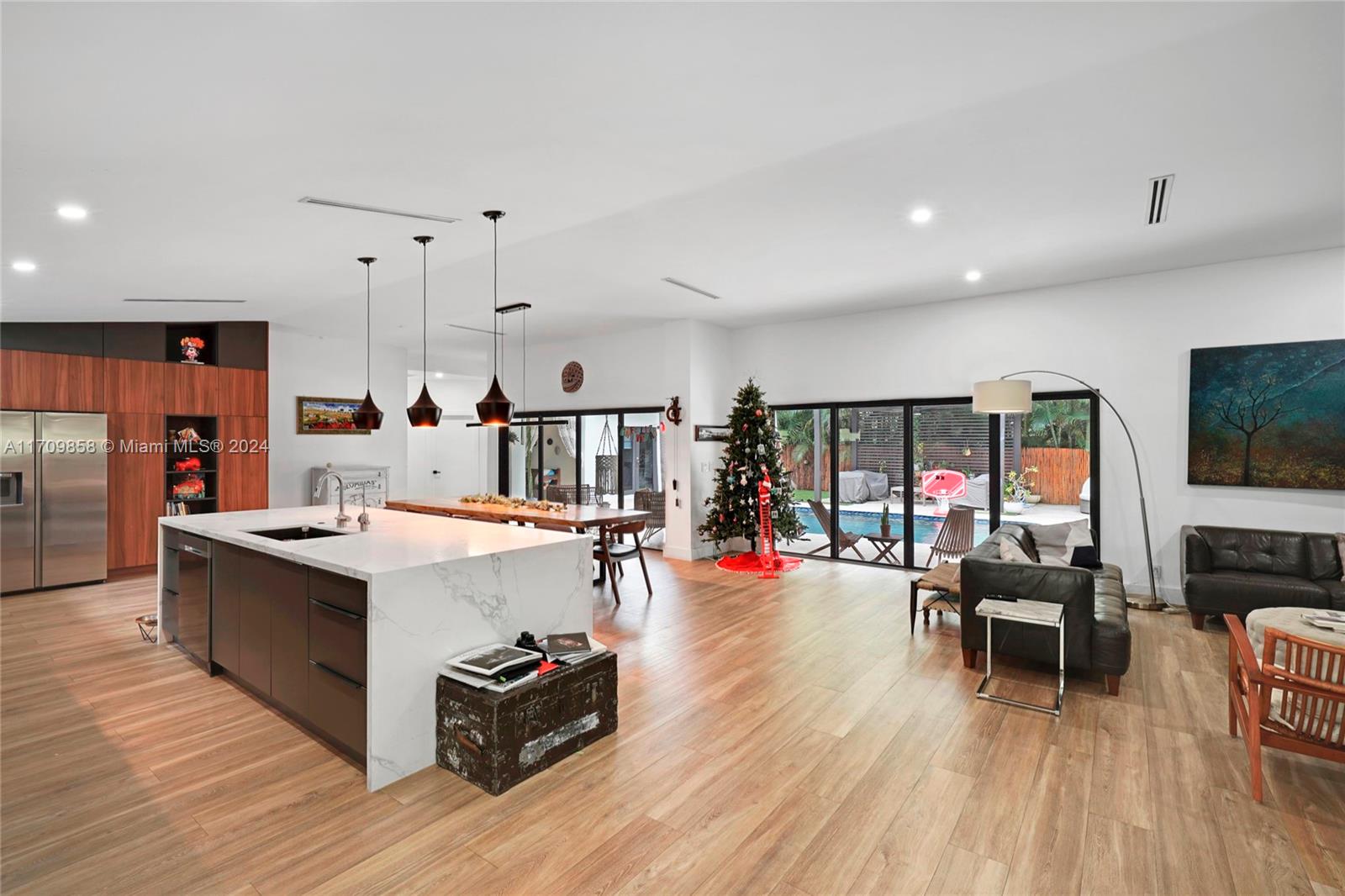 OAK LANE SEC ADDITION - Residential Lease